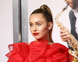Twitter: SBLV Meaning – Miley Cyrus’ Hashtag Explained
