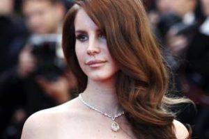 TikTok: Did Lana Del Rey Burn Bibles?